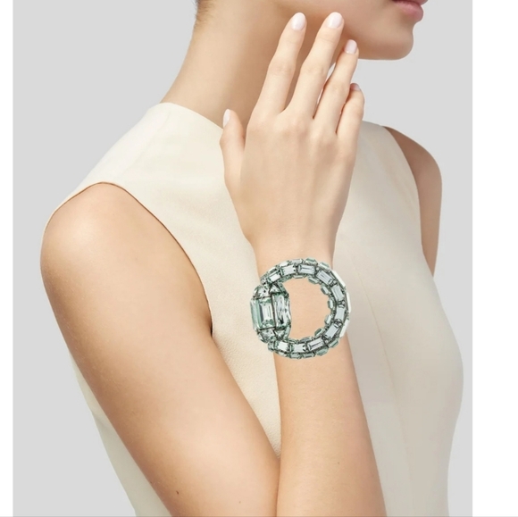 GUCCI Aquamarine Crystal Horsebit Cuff in Blue Size 16 with COA Rare!! - Picture 1 of 16